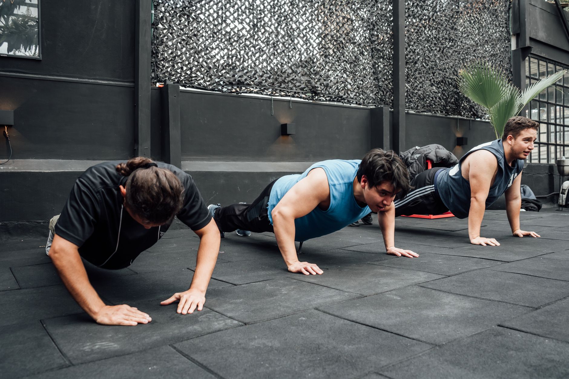 Préparation physique générale (PPG) définition, — groupe d'entraînement fitness en extérieur